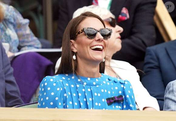 La Duchesse de Cambridge dans la tribune royale du tournoi 2022 de Wimbledon au All England Lawn Tennis and Croquet Club, Wimbledon, le 5 juillet 2022. @ Aaron Chown/PA Wire.