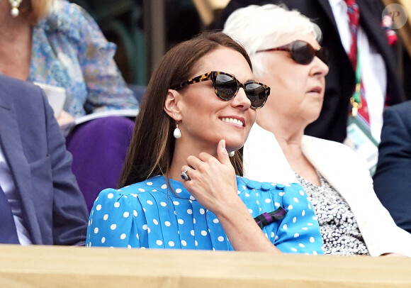 La Duchesse de Cambridge dans la tribune royale du tournoi 2022 de Wimbledon au All England Lawn Tennis and Croquet Club, Wimbledon, le 5 juillet 2022. @ Aaron Chown/PA Wire.