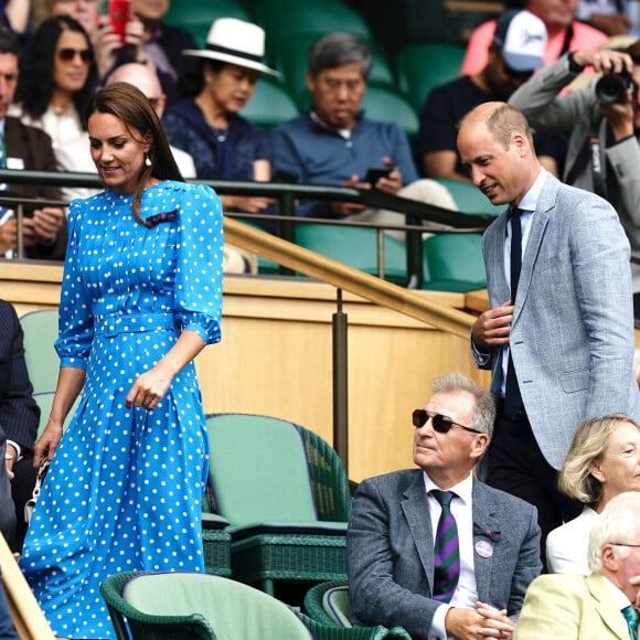 Le duc et la Duchesse de Cambridge dans la tribune royale du tournoi 2022 de Wimbledon au All England Lawn Tennis and Croquet Club, Wimbledon, le 5 juillet 2022. @ Aaron Chown/PA Wire.