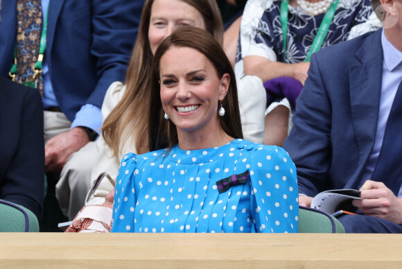 La Duchesse de Cambridge dans la tribune royale du tournoi 2022 de Wimbledon au All England Lawn Tennis and Croquet Club, Wimbledon, le 5 juillet 2022. @ Stephen Lock