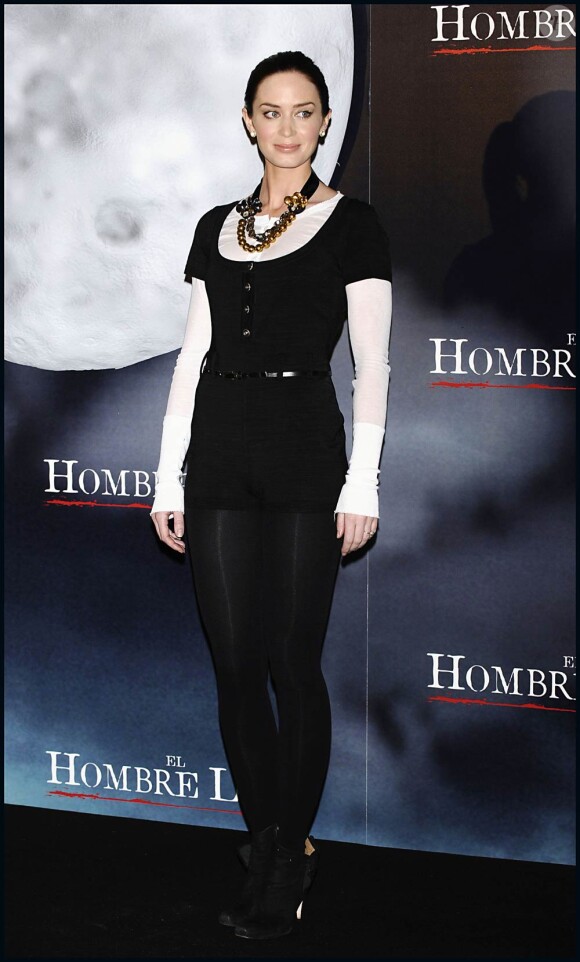 La superbe Emily Blunt, à l'occasion de l'avant-première de Wolfman, à Madrid, en Espagne, le 4 février 2010.