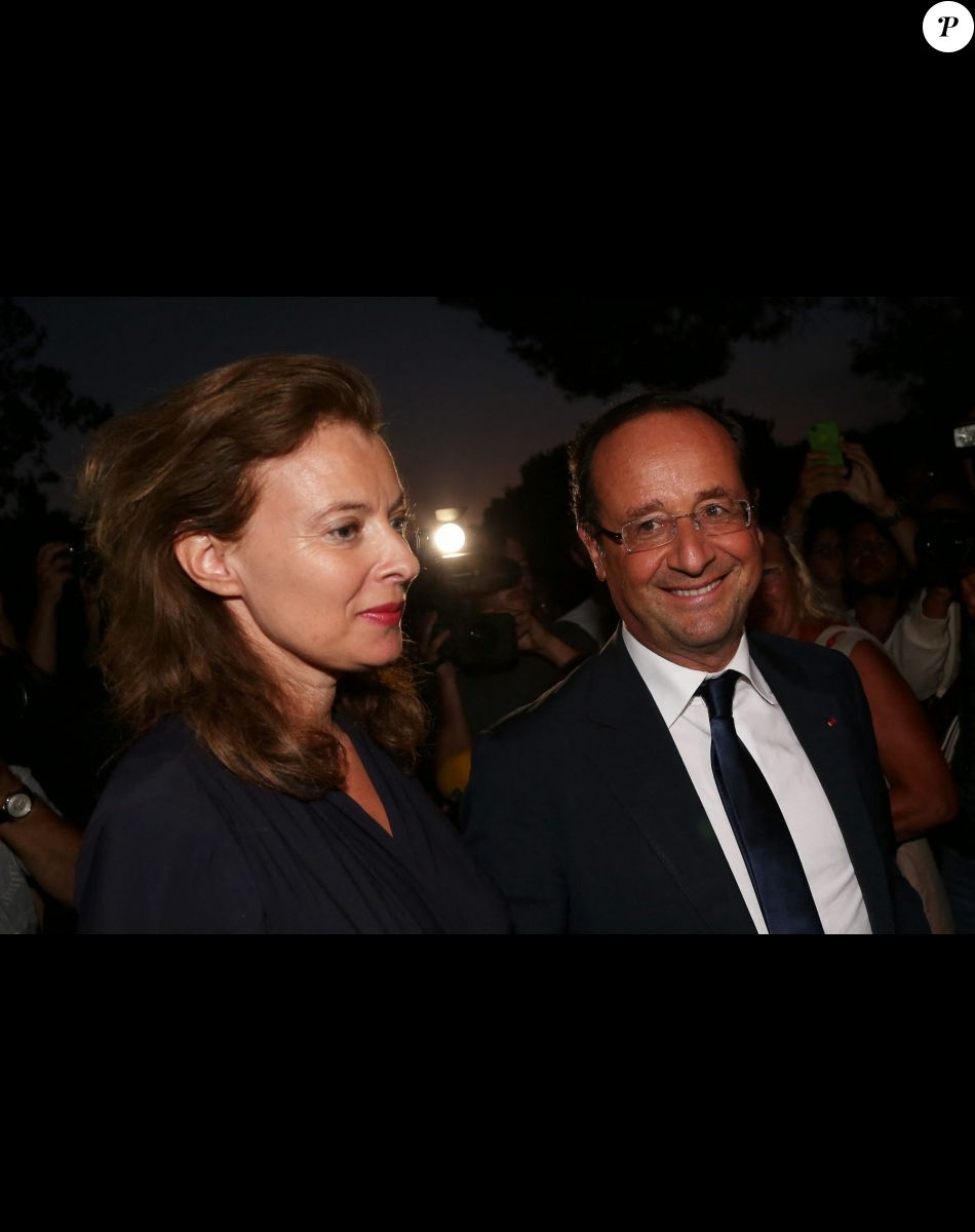 Le président François Hollande et Valérie Trierweiler viennent de passer leur vacances dans le fort de Brégançon à Bormes-les-Mimosas le 2 août 2012.
