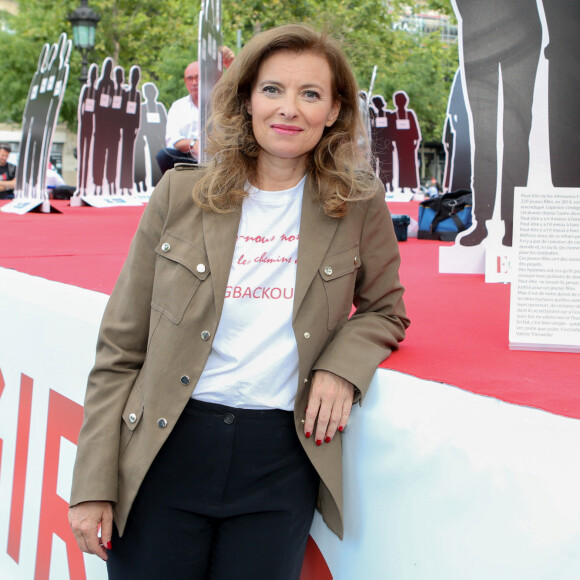 Valérie Trierweiler lors de l'inauguration de l'exposition éphémère " Bring Back Our Girls " en soutien aux nigérianes enlevées en avril, place de la République à Paris, le 28 juillet 2014.