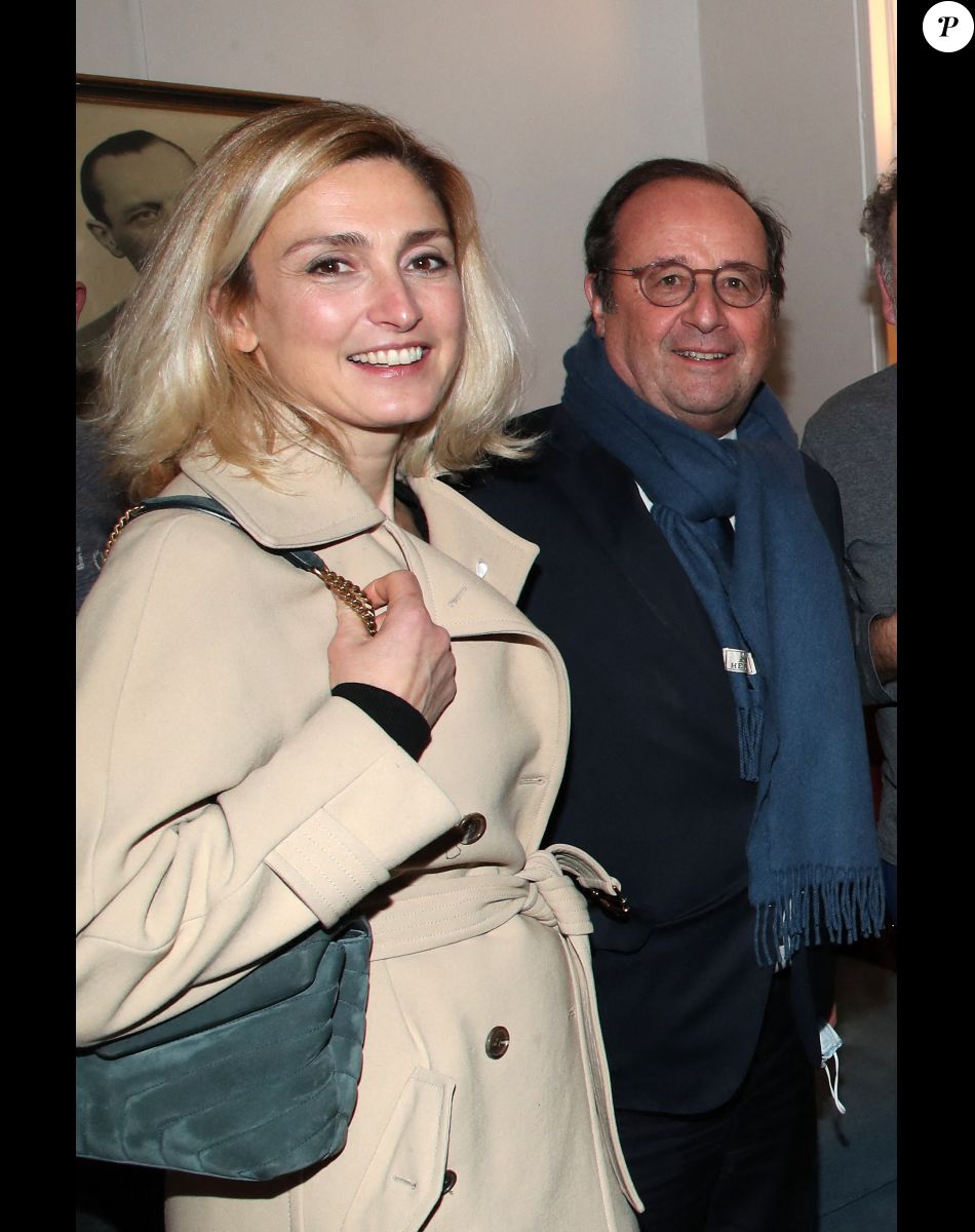 Julie Gayet et son compagnon François Hollande - Générale de la Pièce "Rimbaud en Feu" au théatre Antoine à Paris le 13 janvier 2022. © Bertrand Rindoff Petroff / Bestimage