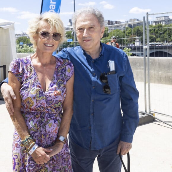 Sophie Davant, Michel Drucker - Festival des Livres et des Artistes organisé par l'association "Lecture pour Tous" engagée dans la lutte contre l'illettrisme au Mail Branly à Paris le2 juillet 2022. © Pierre Perusseau/ Jack Tribeca / Bestimage 