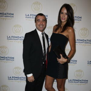 Exclusif - Arnaud Lagardère et sa femme Jade Foret (Lagardère) - Soirée de gala de la Fondation Paris Saint-Germain qui fête ses 15 ans au Pavillon Gabriel à Paris le 27 janvier 2015. La vente aux enchères organisée par le club parisien a permis de récolter plus de 250 000 euros au profit de la Fondation PSG qui vient aide aux jeunes en difficultés sociales ou médicales. Un maillot porté par Ibrahimovic s'est envolé à 20000 €. 