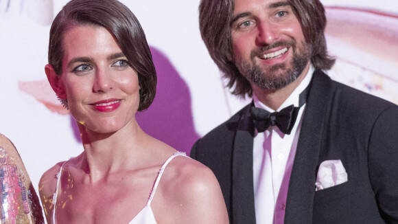 Charlotte Casiraghi au bras de Dimitri Rassam : couple chic et complice au Bal de la Rose à Monaco