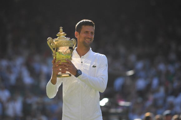 Novak Djokovic remporte la finale simple messieurs lors du tournoi de tennis de Wimbledon au All England Lawn Tennis and Croquet Club à Londres. © Antoine Couvercelle / Panoramic / Bestimage