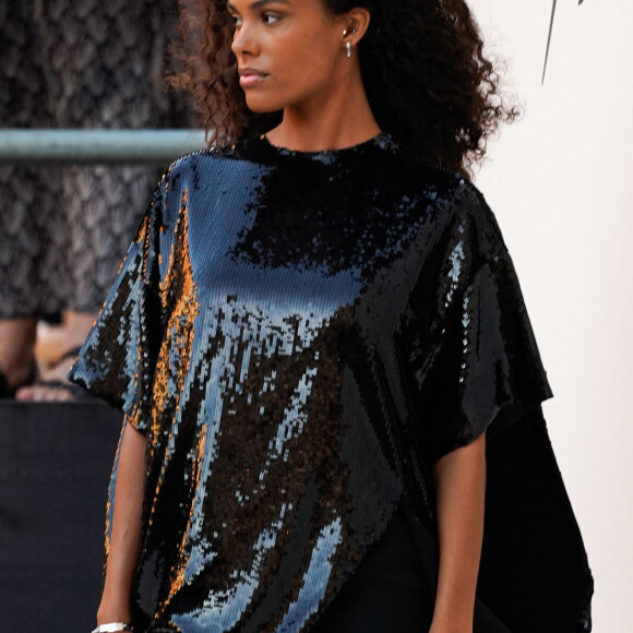 Tina Kunakey - Les célébrités arrivent au défilé de mode Haute-Couture automne-hiver 2022-2023 "Valentino" sur les marches espagnoles à Rome, Italie, le 8 juillet 2022. © Action Press/bestimage 