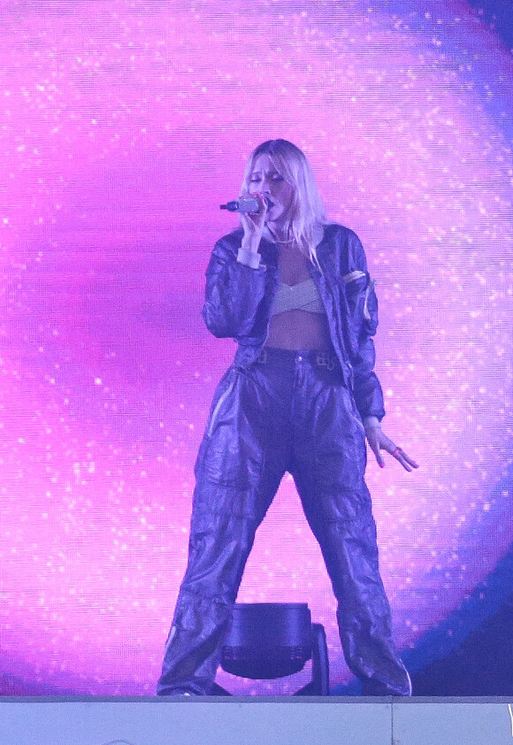 Angèle en concert lors du "Main Square Festival 2022" d'Arras, le 4 juillet 2022. © Stéphane Vansteenkiste/Bestimage 