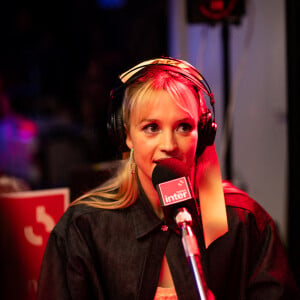 Angèle (Angèle Van Laeken) en backstage lors la 37ème cérémonie des Victoires de la musique à la Seine musicale de Boulogne-Billancourt, le 11 février 2022. © Tiziano Da Silva / Cyril Moreau / Bestimage 