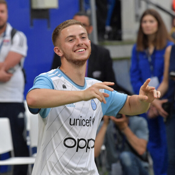 Michou (humoriste) lors du match de football caritatif entre l'OL Légendes et la team Unicef au Groupama Stadium à Lyon en faveur des enfants d'Ukraine et pour célébrer les 20 ans du premier titre de Champion de France de l Olympique Lyonnais le 10 mai 2022. © Frédéric Chambert / Panoramic / Bestimage 