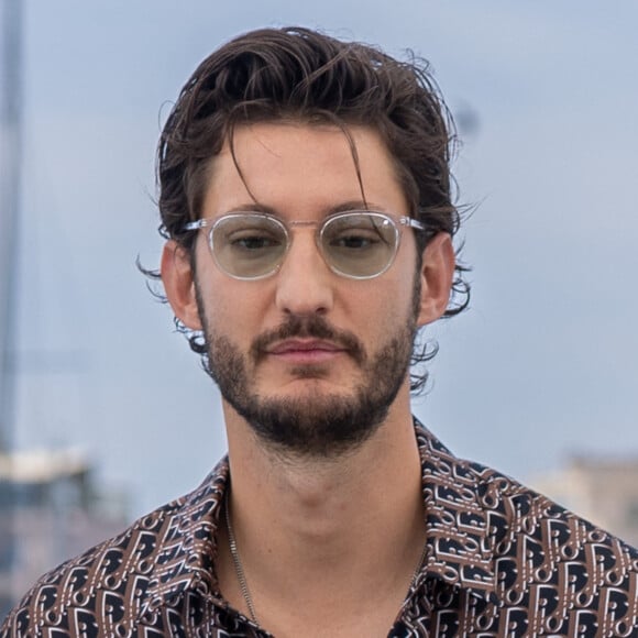 Pierre Niney au photocall de "Mascarade" lors du 75ème Festival International du Film de Cannes, le 28 mai 2022. © Olivier Borde / Bestimage 