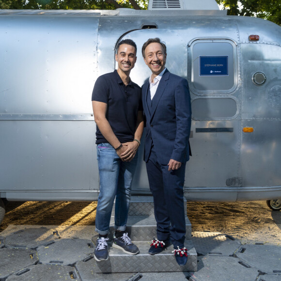 Stéphane Bern et son compagnon Yori pour le concert du 14 juillet 2022.