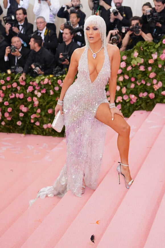Jennifer Lopez - Arrivées des people à la 71ème édition du MET Gala (Met Ball, Costume Institute Benefit) sur le thème "Camp: Notes on Fashion" au Metropolitan Museum of Art à New York, le 6 mai 2019. 