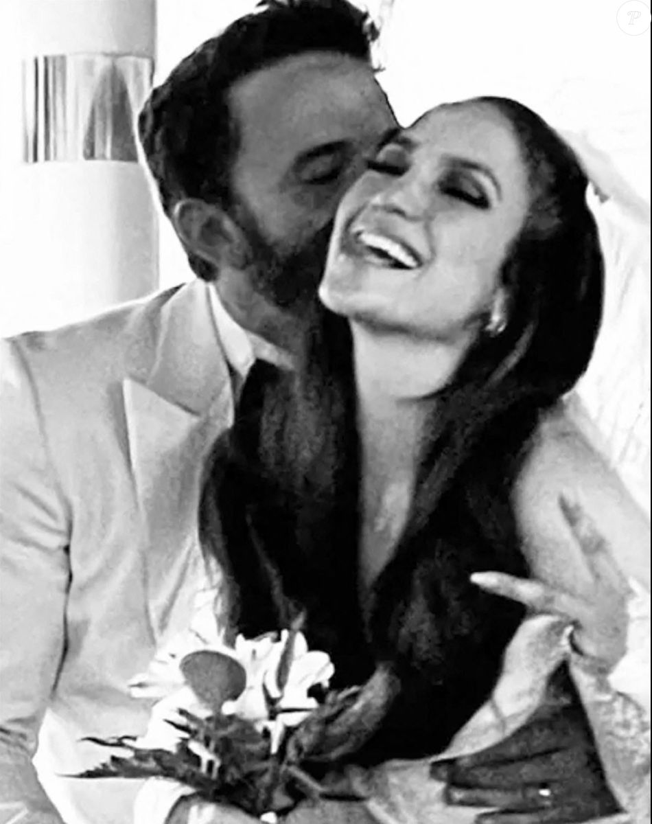 Jennifer Lopez poste la préparation de son mariage avec Ben Affleck sur ses réseaux sociaux. Jennifer et Ben se sont mariés à la &quot;A Little White Chapel&quot; à Las Vegas le 16 juillet 2022.   