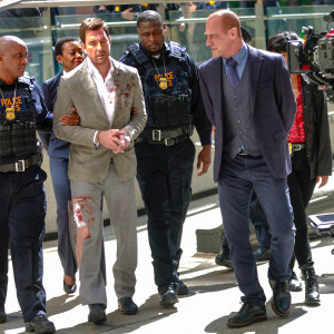 Christopher Meloni et Dylan McDermott sur le tournage de la série "New York Unité Spéciale : Crimes Organisés" dans le quartier de Manhattan à New York City, Etats-Unis, le 17 mai 2021.