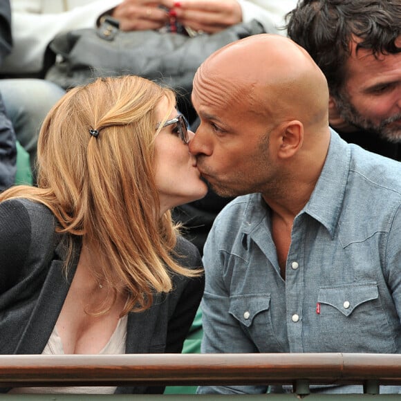 Eric Judor est papa de jumeaux à 50 ans - Eric Judor et sa compagne aux Internationaux de France de tennis de Roland Garros à Paris, le 29 mai 2014.