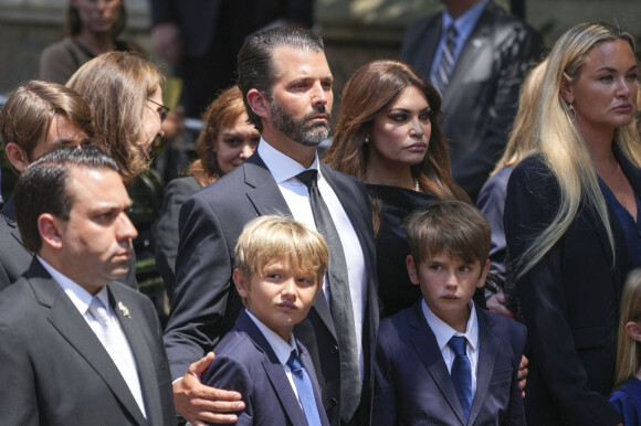 Donald Trump Jr., Kimberly Guilfoyle, Vanessa Trump, et leurs enfants - Obsèques de Ivana Trump en l'église St Vincent Ferrer à New York. Le 20 juillet 2022
