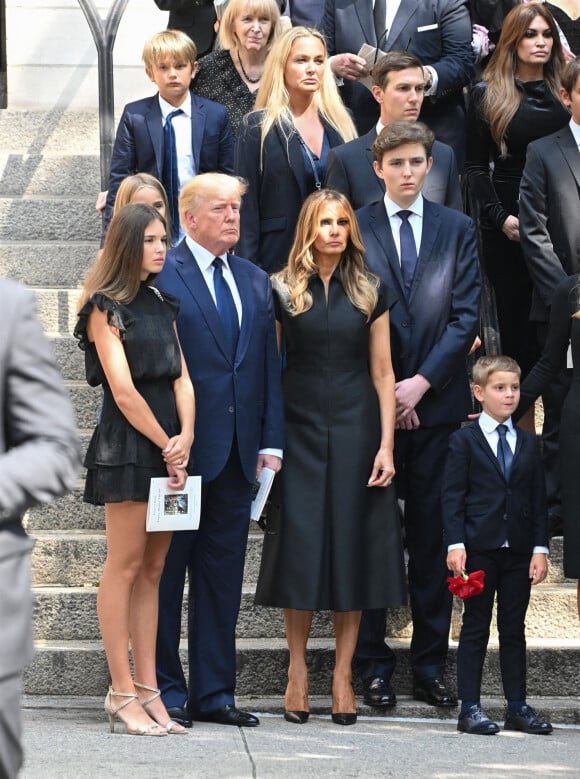 Donald Trump et sa femme Melania, Barron Trump, Vanessa Trump, Jared Kushner, Kimberly Guilfoyle, et leurs enfants - Obsèques de Ivana Trump en l'église St Vincent Ferrer à New York. Le 20 juillet 2022