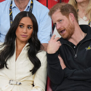 Le prince Harry et Meghan Markle assistent à la finale d'athlétisme, au deuxième jour des Invictus Games à La Haye