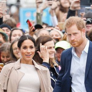 Le prince Harry, duc de Sussex, et Meghan Markle, duchesse de Sussex, ont été accueillis par une foule de supporters au Viaduct Harbour à Auckland, Nouvelle-Zélande, le 30 octobre 2018. 