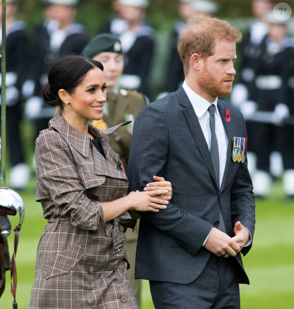 Le prince Harry, duc de Sussex, et Meghan Markle, duchesse de Sussex, enceinte assistent à une cérémonie de bienvenue traditionnelle "Hongi" sur les pelouses de la Government House à Wellington, Nouvelle-Zélande, le 28 octobre 2018. 