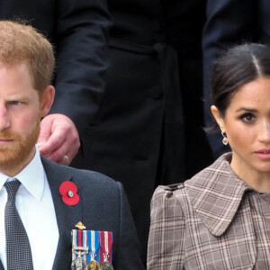 Le prince Harry, duc de Sussex, et Meghan Markle, duchesse de Sussex, enceinte visitent le parc commémoratif de la guerre de Pukeahu à Wellington, en Nouvelle-Zélande le 28 octobre 2018. 