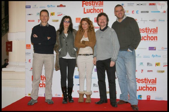 La ravissante Anne Parillaud et l'équipe de La marquise des ombres, à l'occasion de la douzième édition du festival de Luchon, le 4 février 2010.