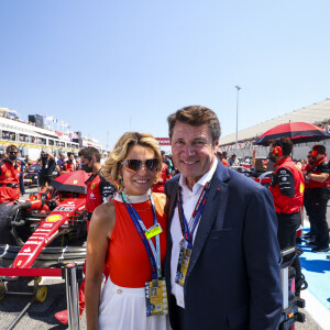 Christian Estrosi (maire de Nice) et sa femme Laura Tenoudji - Les célébrités lors du Grand Prix de France de Formule 1 (F1) sur le circuit Paul Ricard au Castellet, le 24 juillet 2022. 