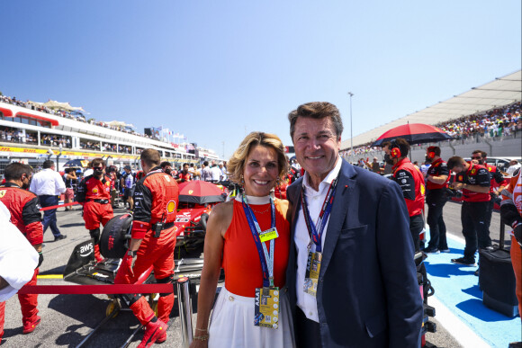 Christian Estrosi (maire de Nice) et sa femme Laura Tenoudji - Les célébrités lors du Grand Prix de France de Formule 1 (F1) sur le circuit Paul Ricard au Castellet, le 24 juillet 2022. 