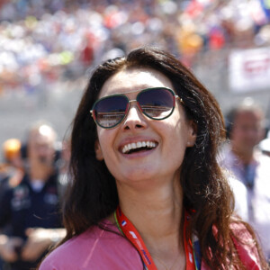 Jean Reno et sa femme Zofia Borucka - Les célébrités lors du Grand Prix de France de Formule 1 (F1) sur le circuit Paul Ricard au Castellet, le 24 juillet 2022. 