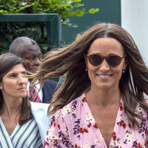 Pippa Middleton arrive pour assister à la finale homme du tournoi de Wimbledon "Novak Djokovic - Roger Federer (7/6 - 1/6 - 7/6 - 4/6 - 13/12)" à Londres, le 14 juillet 2019. 
