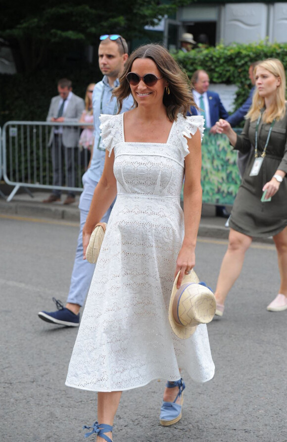 Pippa Middleton (enceinte) à son arrivée au tournoi de tennis de Wimbledon à Londres. Le 5 juillet 2018 