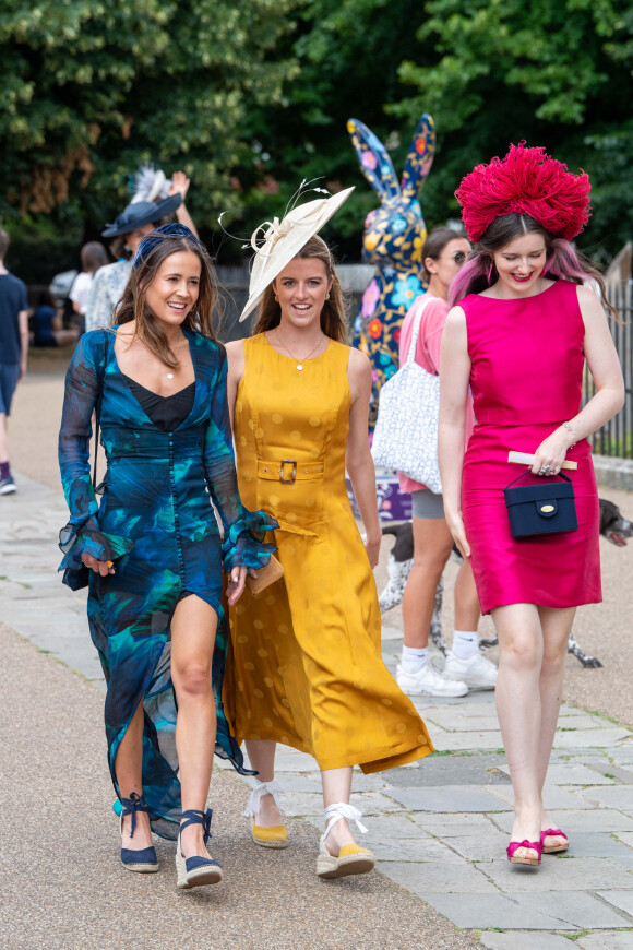 Guests - Les invités arrivent au mariage de Lady Tatiana Mountbatten et Alick Dru à la cathédrale de Winchester, le 23 juillet 2022. Lady Tatiana Mountbattent est une cousine éloignée de la reine Elisabeth II d'Angleterre. 