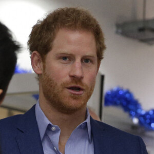 Le prince Harry à la réception de Noël de l'établissement "The Mix" à Londres le 19 décembre 2016. 