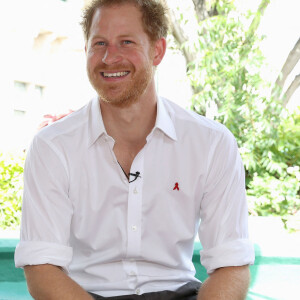 Le prince Harry et Rihanna font un test HIV ensemble au square des héros à Bridgetown, La Barbade, le 1er décembre 2016. 