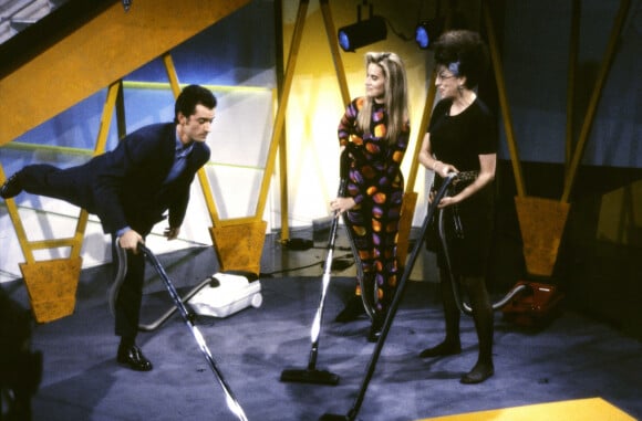 Christophe Dechavanne, Anémone et Sophie Favier sur le plateau de l'émission "Coucou c'est nous". Paris. Novembre 1992.