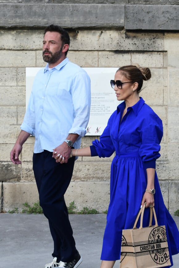 Ben Affleck et sa femme Jennifer Affleck (Lopez) ont visité le musée de l'Orangerie avec leurs enfants respectifs Seraphina, Violet, Maximilian et Emme lors de leur lune de miel à Paris, le 25 juillet 2022. 