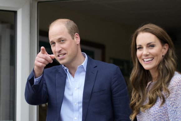 Le prince William, duc de Cambridge, et Catherine (Kate) Middleton, duchesse de Cambridge, lors d'une visite à l'organisme de bienfaisance pour le logement "Jimmy's" à Cambridge, le 23 juin 2022. L'association apporte un soutien crucial aux personnes sans abri. 