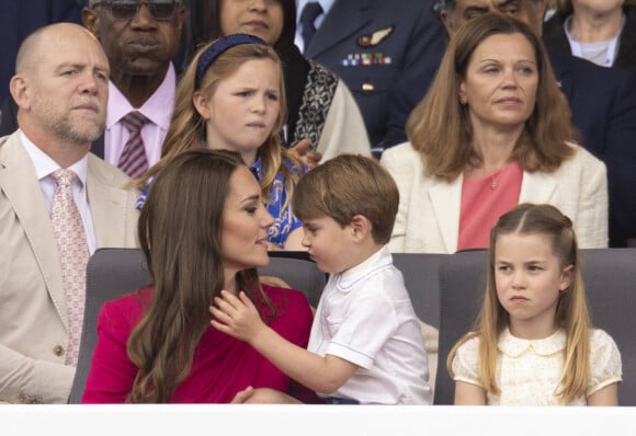 Catherine (Kate) Middleton, duchesse de Cambridge, Le prince Louis de Cambridge, La princesse Charlotte de Cambridge, Mike Tindall, sa fille Mia Grace - Jubilé de platine de la reine Elisabeth II d'Angleterre à Bukingham Palace à Londres, le 5 juin 2022. 