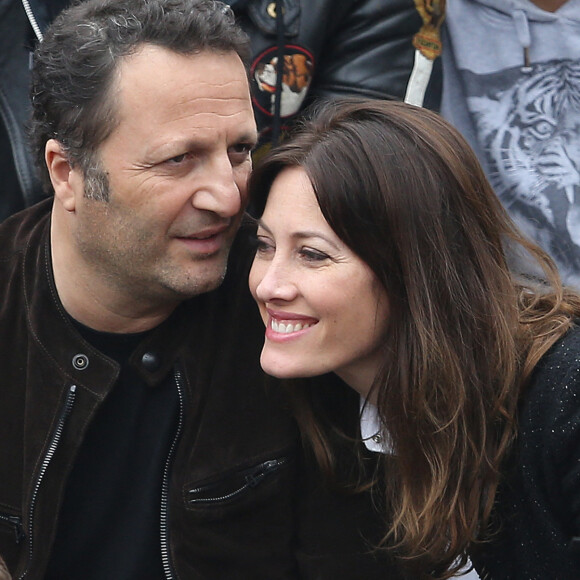 Arthur (Jacques Essebag) et sa compagne Mareva Galanter dans les tribunes de la finale homme des internationaux de France de Roland Garros à Paris le 5 juin 2016. © Moreau-Jacovides / Bestimage