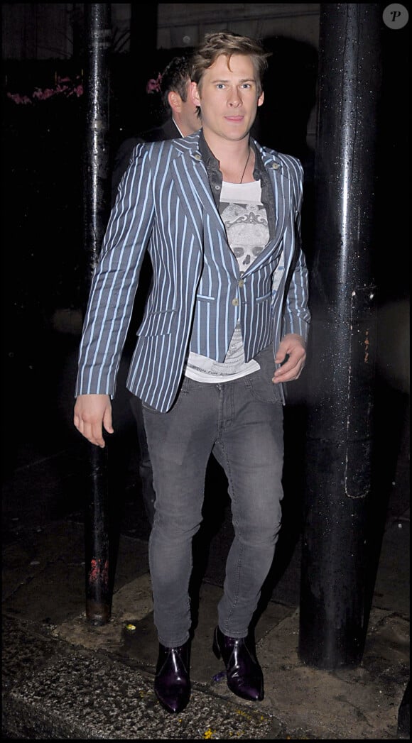 Lee Ryan en soirée après les "Brit Awards".