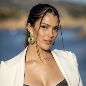 Iris Mittenaere - Front row et people lors du défilé Etam Croisière au Domaine de Murtoli, Corse © Cyril Moreau / Bestimage 