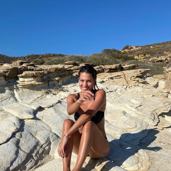 L'ex Miss France Iris Mittenaere passe ses vacances en Grèce. Instagram, juillet 2022.