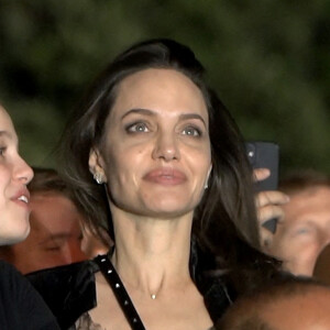 Angelina Jolie et sa fille Shiloh Jolie-Pitt assistent au concert Maneskin pour la première mondiale du "Loud Kids Tour" au "Circo Massimo" à Rome, Italie, le 9 juillet 2022. 