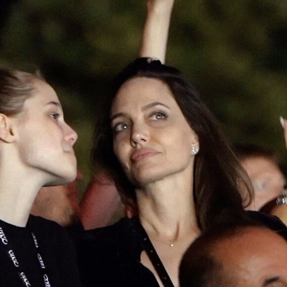 Angelina Jolie et sa fille Shiloh Jolie-Pitt assistent au concert Maneskin pour la première mondiale du "Loud Kids Tour" au "Circo Massimo" à Rome, Italie, le 9 juillet 2022. 
