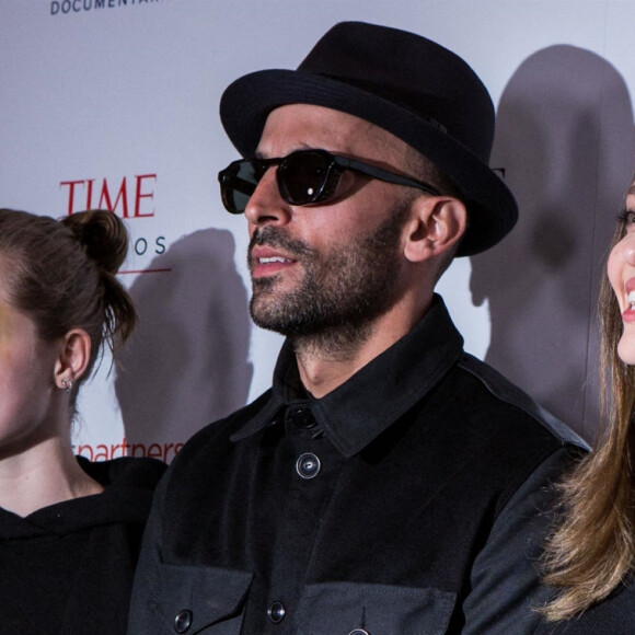 Shiloh Jolie-Pitt, JR, Angelina Jolie, Pax Thien Jolie-Pitt - Première du film "Paper And Glue: A JR Project" à Los Angeles le 18 novembre 2021. 