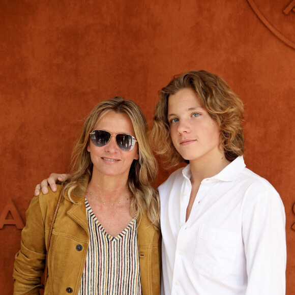 Sarah Poniatowski (Lavoine) et son fils Roman - Personnalités au village (jour 11) lors des Internationaux de France de Tennis de Roland Garros à Paris. Le 1er juin 2022 © Dominique Jacovides / Bestimage 