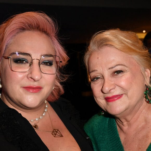 Marilou Berry et sa mère Josiane Balasko lors de l'avant-première du film "Mes très chers enfants" au cinéma UGC Bercy à Paris le 13 décembre 2021. © Veeren / Bestimage 